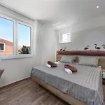 Royal House 2 *