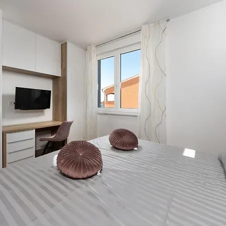 Prázdninový dům Royal House 2 *
