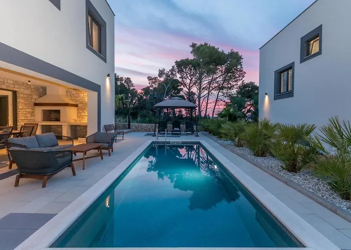 Дом отдыха Royal House 2 *