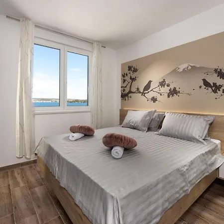 Royal House 2 * Pašman