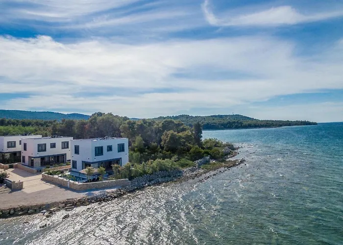 Royal House 2 * Pašman