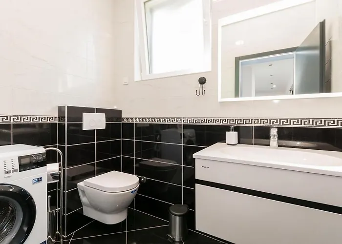 Royal House 2 * Pašman